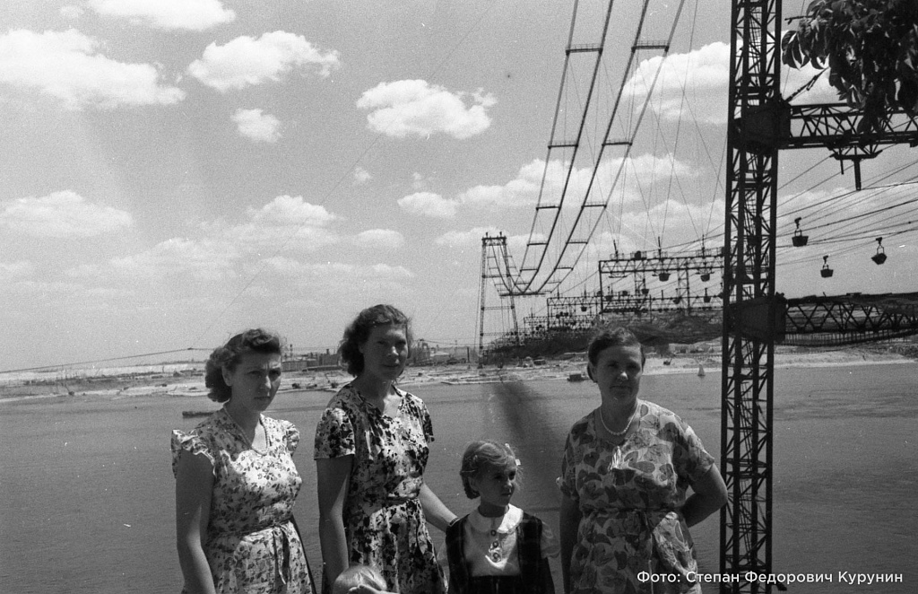 Вид на канатную дорогу. Снимок сделан сталинградским фотографом Степаном Куруниным