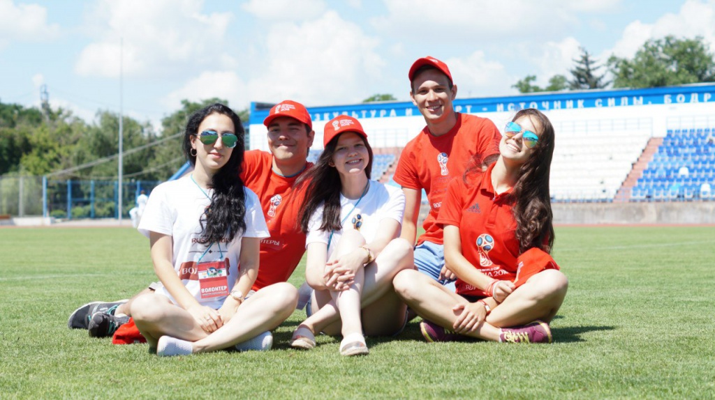 �����