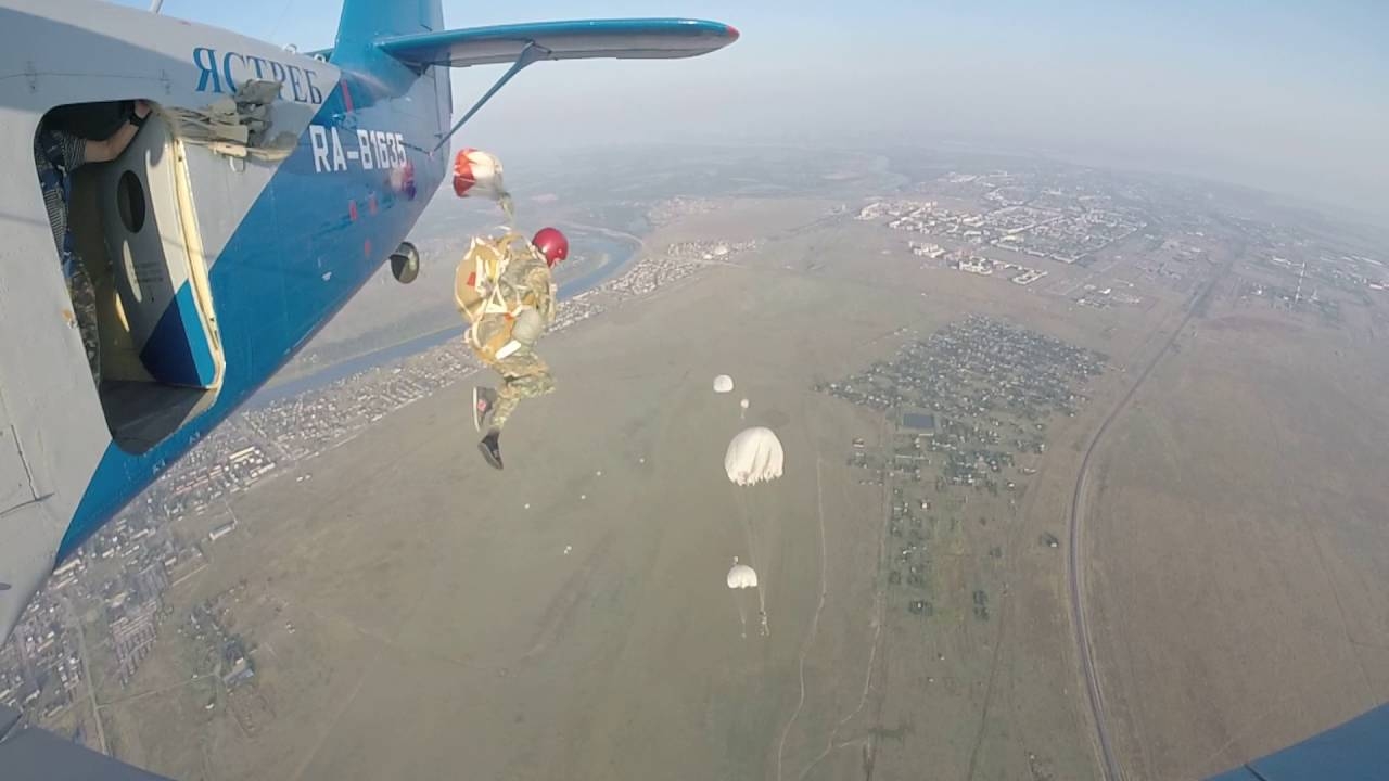 �����