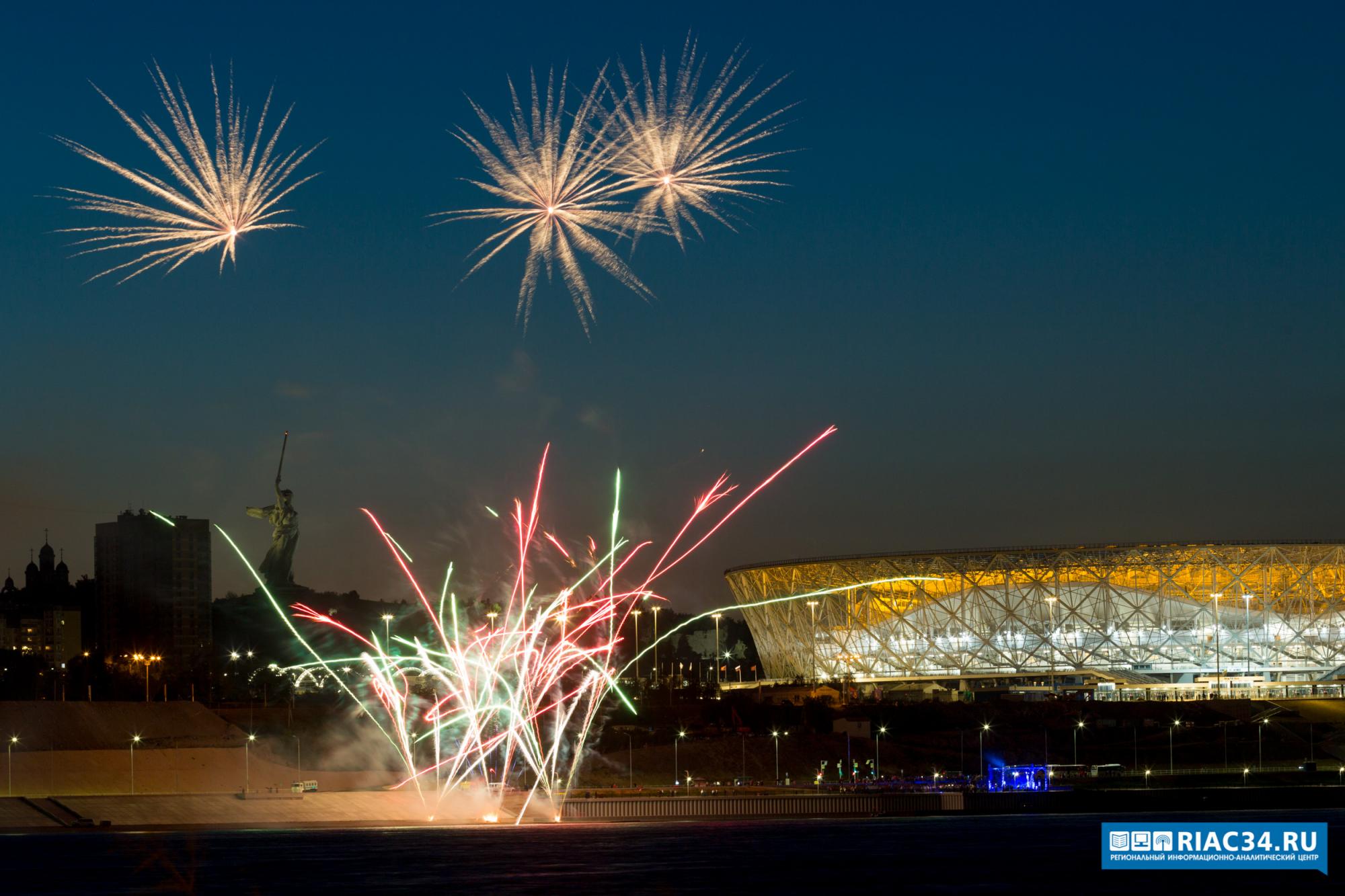 �����