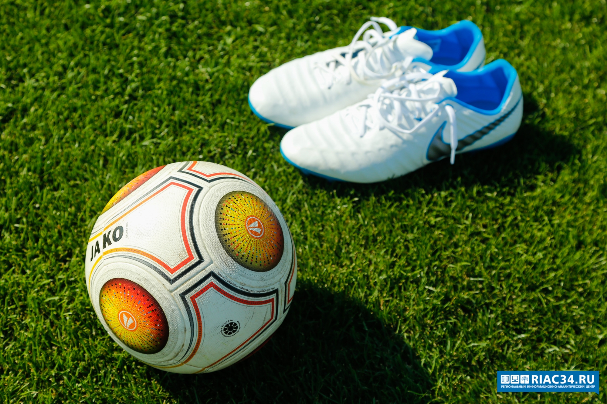 �����