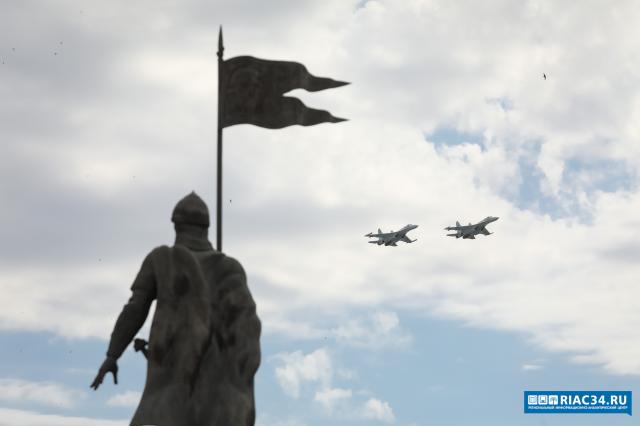 Сильный хлопок в небе: у жителей Волгограда затряслись окна